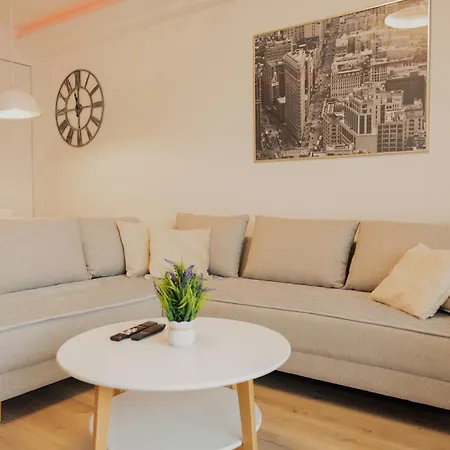 33rd Floor Twin & 7th Floor In Cevahir Sky Complex With Pool, Spa, Fitness And Parking Included In Price דירה